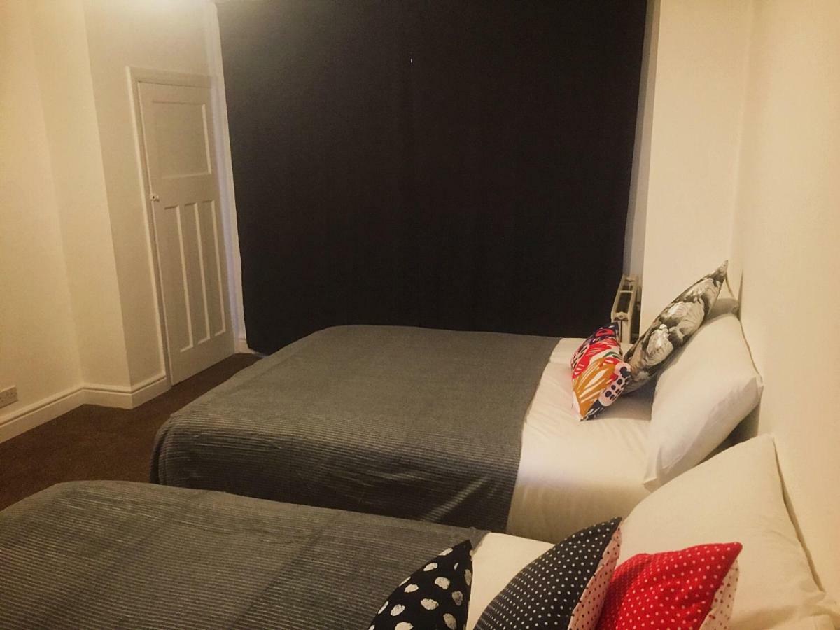 North London Cottage ภายนอก รูปภาพ